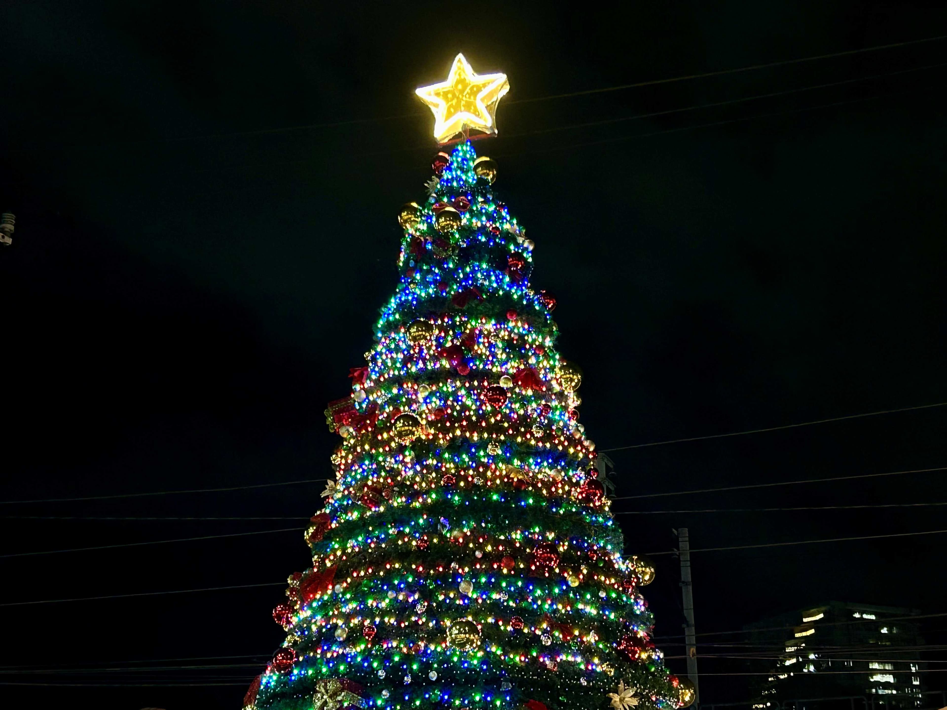 September Christmas: How Malls and Jose Mari Chan Shaped PH Holiday Tradition