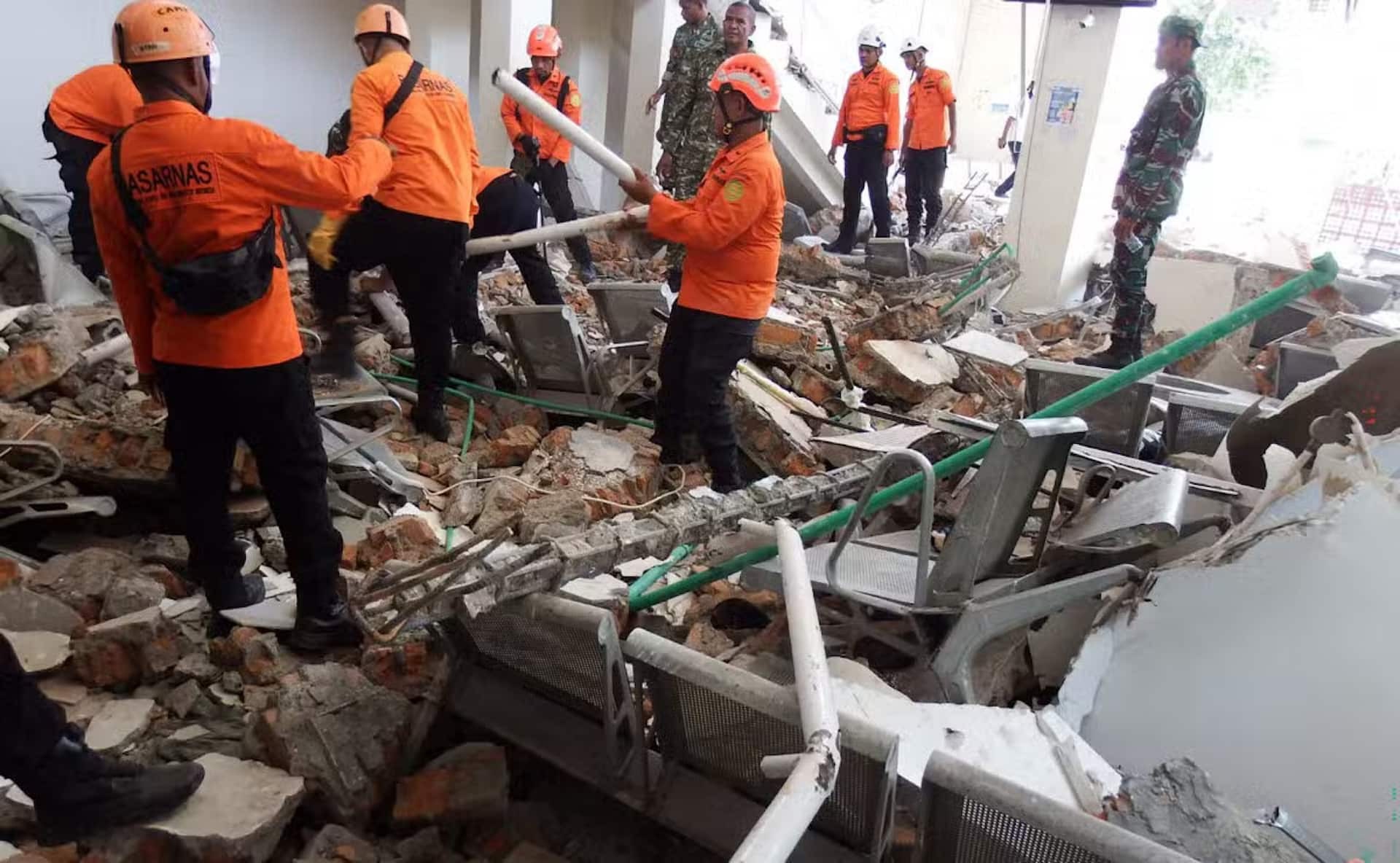 Indonesia quake kills 20, sends thousands fleeing in Flores